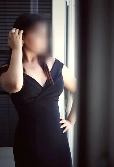 Daniela, 37