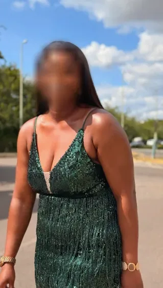Eva, 34