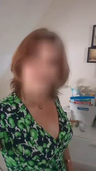 Katrin, 33
