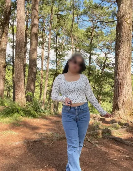 Melanie, 28