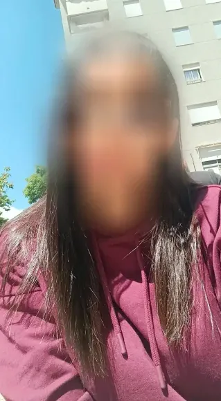 Mirela, 36