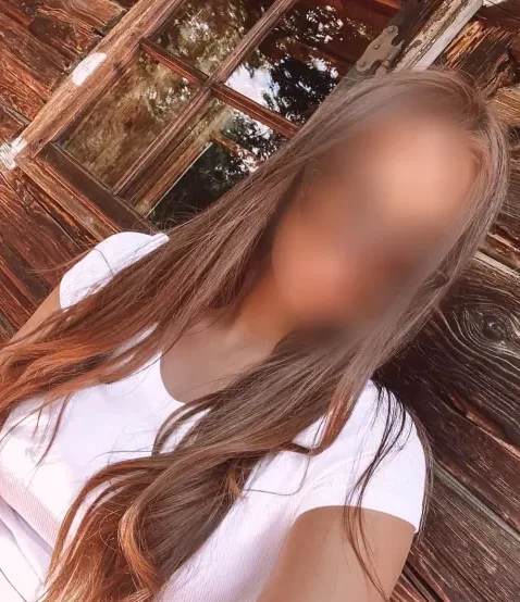 Nele, 27