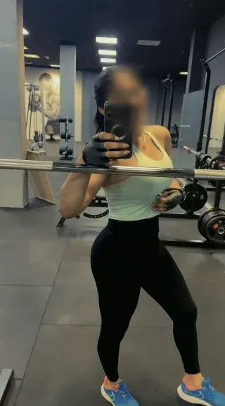 Sophie, 39